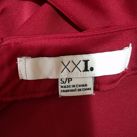 RARE - Red Shiny Flutter Sleeve Tie + Elastic Waist Top - Picture 5 of 6